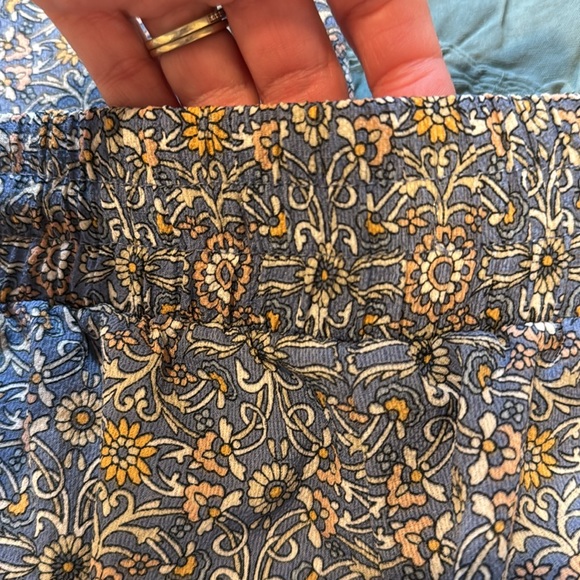 Max Studio Wide-Leg Cropped Pants - Picture 5 of 10